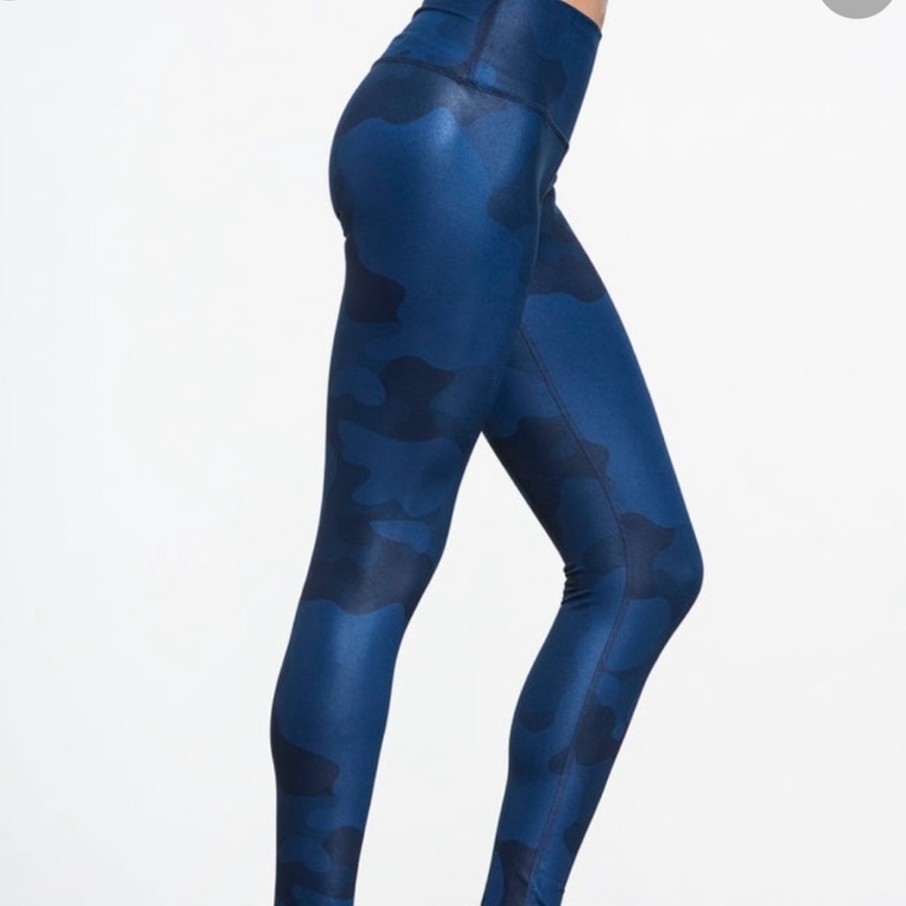 Alo high rise airbrush blue Camo leggings